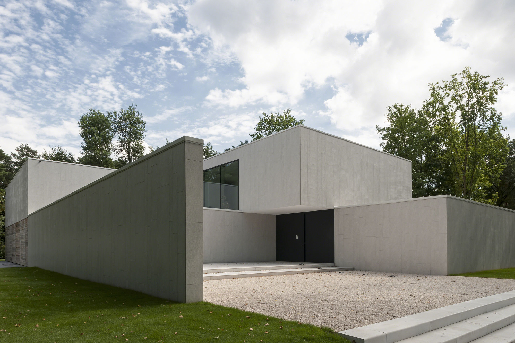A Splendid Modern House with Minimalist Interior Accents in Flanders, Belgium by CUBYC architects bvba (10)