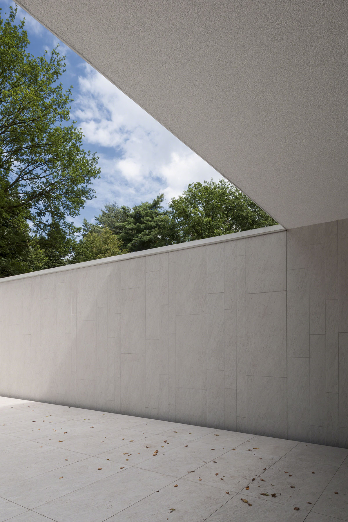 A Splendid Modern House with Minimalist Interior Accents in Flanders, Belgium by CUBYC architects bvba (12)