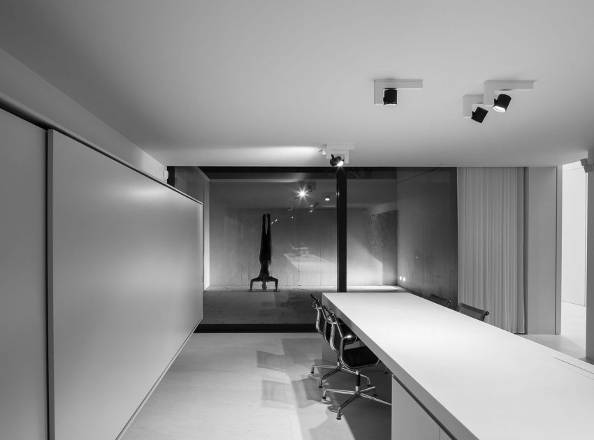 A Splendid Modern House with Minimalist Interior Accents in Flanders, Belgium by CUBYC architects bvba (18)