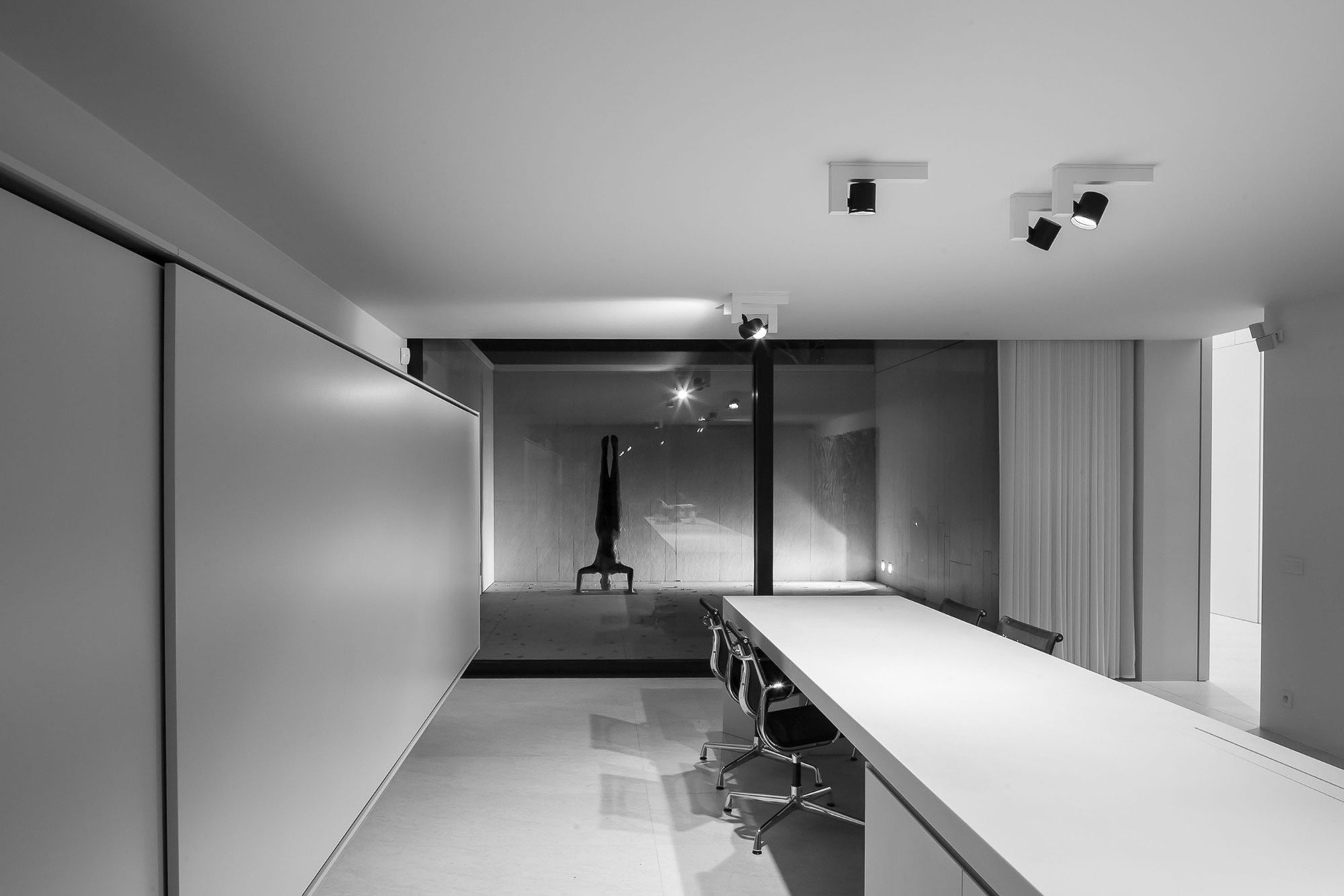 A Splendid Modern House with Minimalist Interior Accents in Flanders, Belgium by CUBYC architects bvba (18)