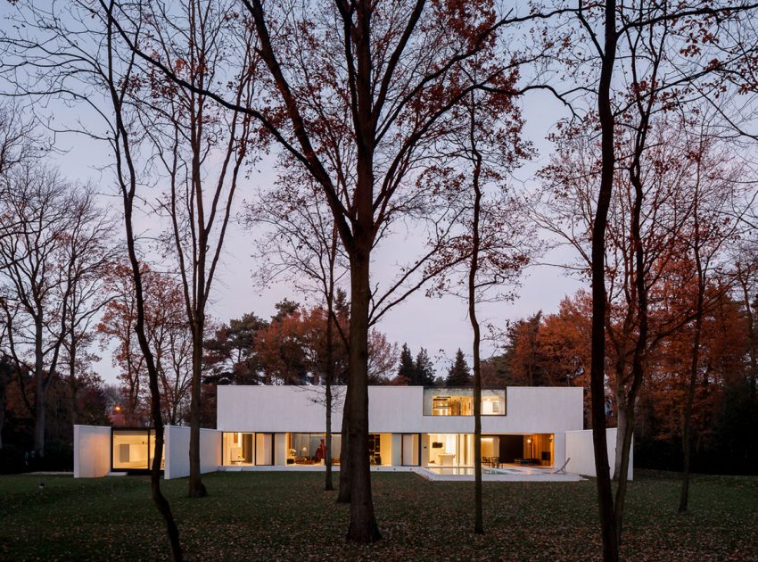 A Splendid Modern House with Minimalist Interior Accents in Flanders, Belgium by CUBYC architects bvba (25)