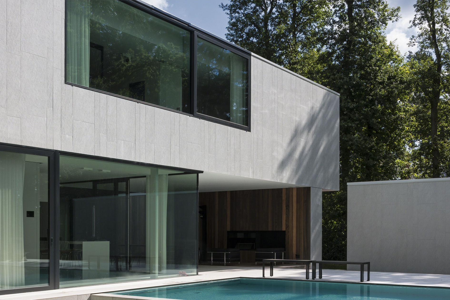 A Splendid Modern House with Minimalist Interior Accents in Flanders, Belgium by CUBYC architects bvba (3)