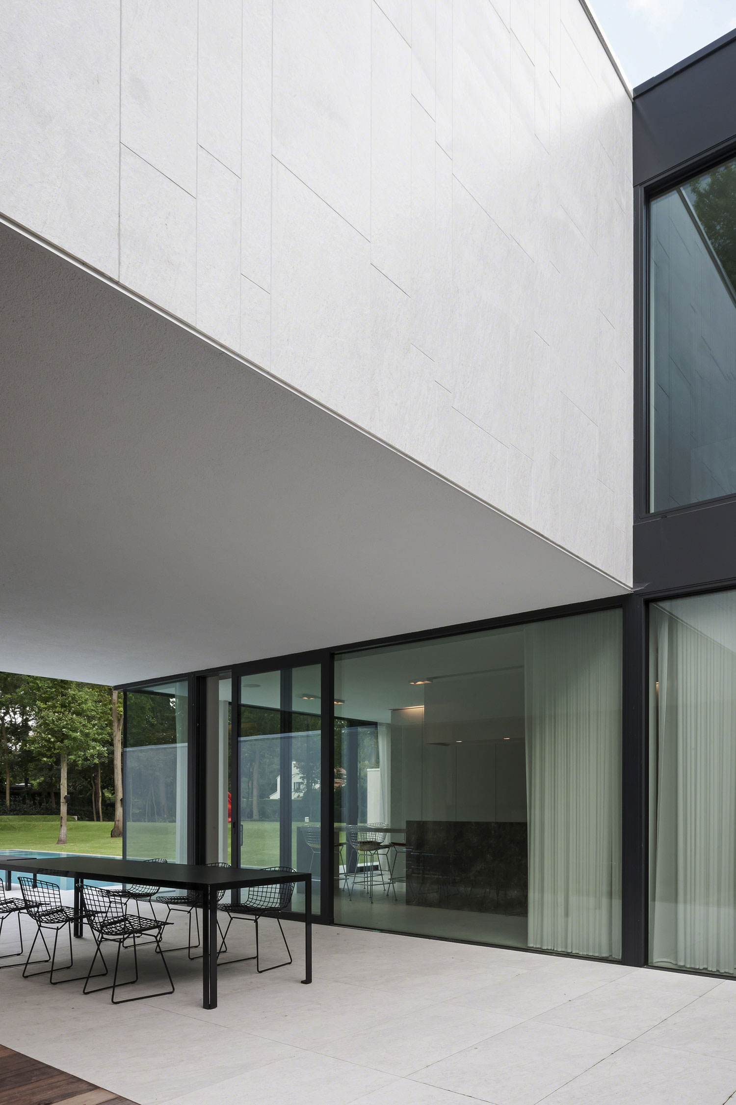 A Splendid Modern House with Minimalist Interior Accents in Flanders, Belgium by CUBYC architects bvba (8)