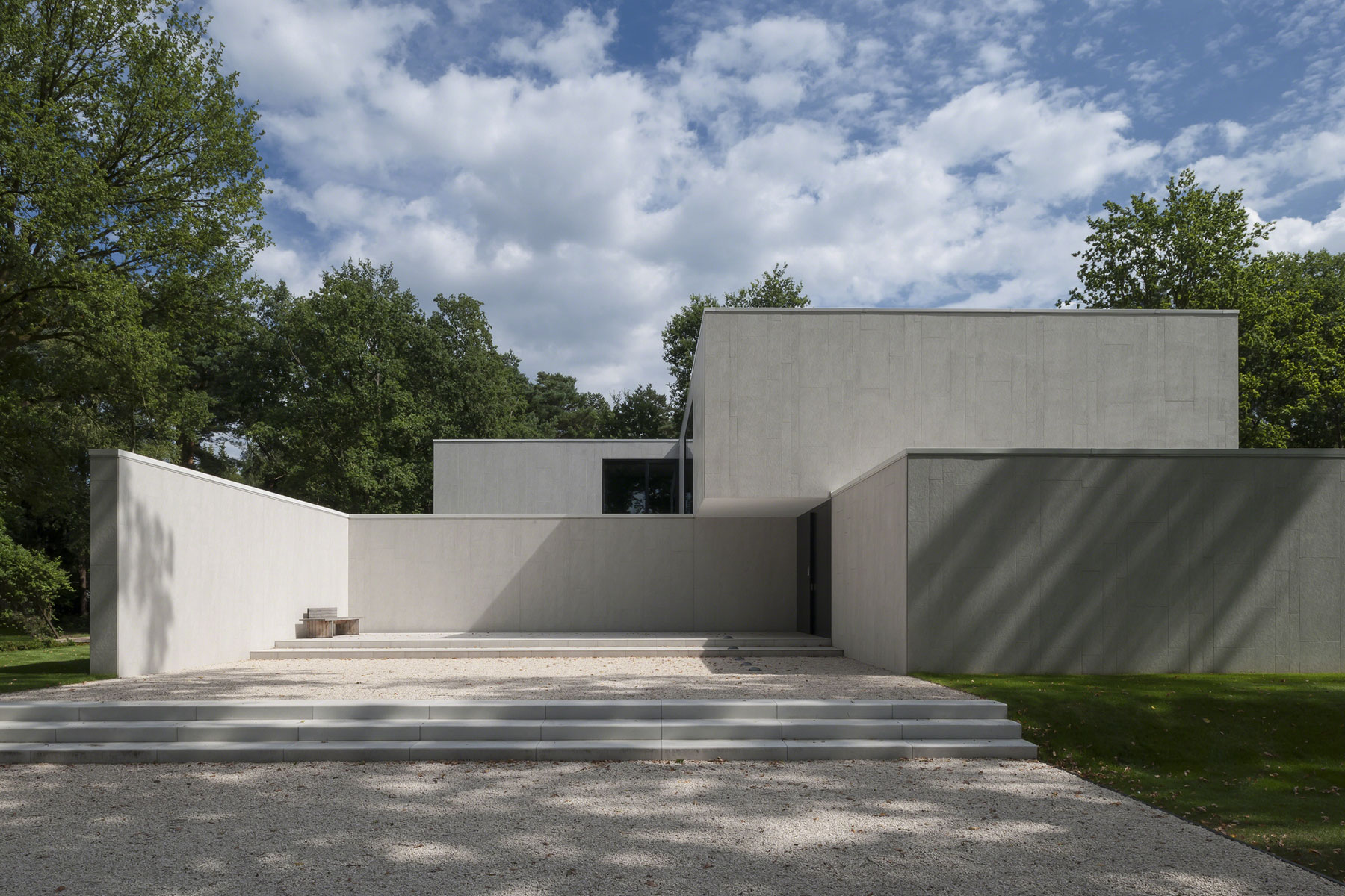 A Splendid Modern House with Minimalist Interior Accents in Flanders, Belgium by CUBYC architects bvba (9)