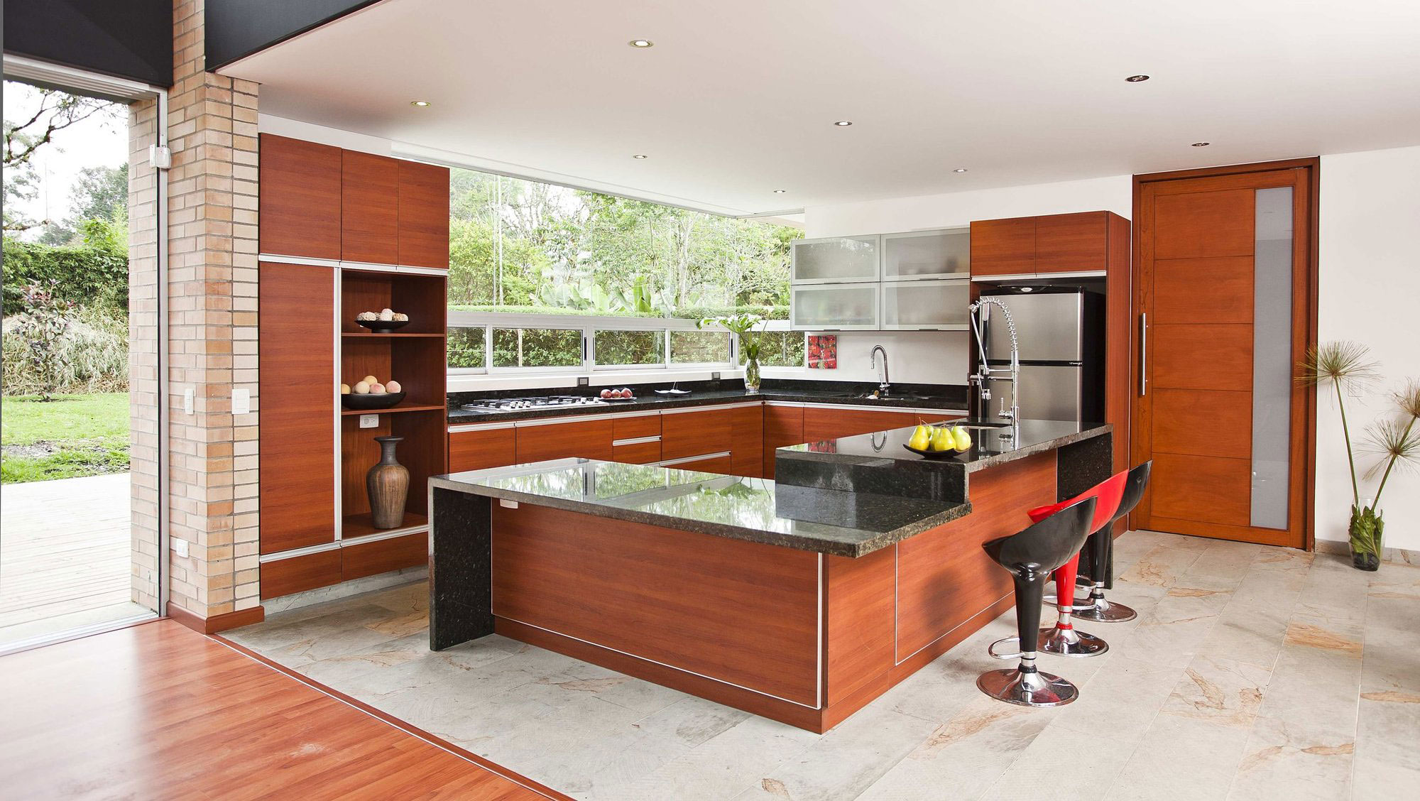 A Striking Contemporary Home Separated by a Stunning Black Stone Walls in Llano Grande, Colombia by David Ramirez (16)