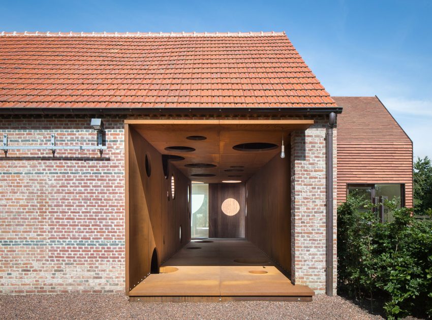 A Striking Minimalist Home Supported by Natural Light and Splendid Views in Balen, Belgium by Pascal François Architects (5)