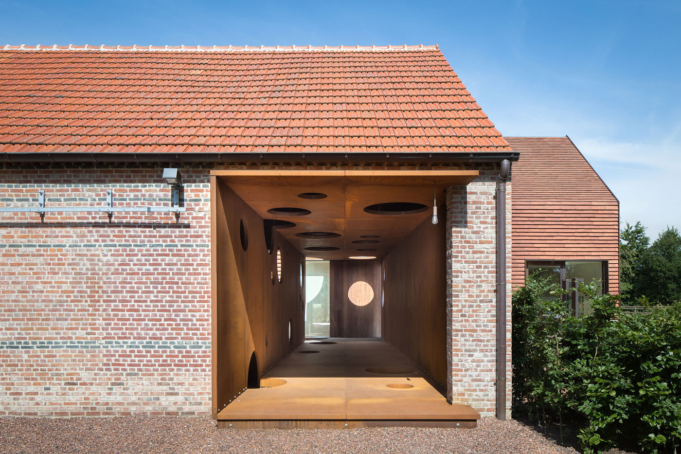 A Striking Minimalist Home Supported by Natural Light and Splendid Views in Balen, Belgium by Pascal François Architects (5)