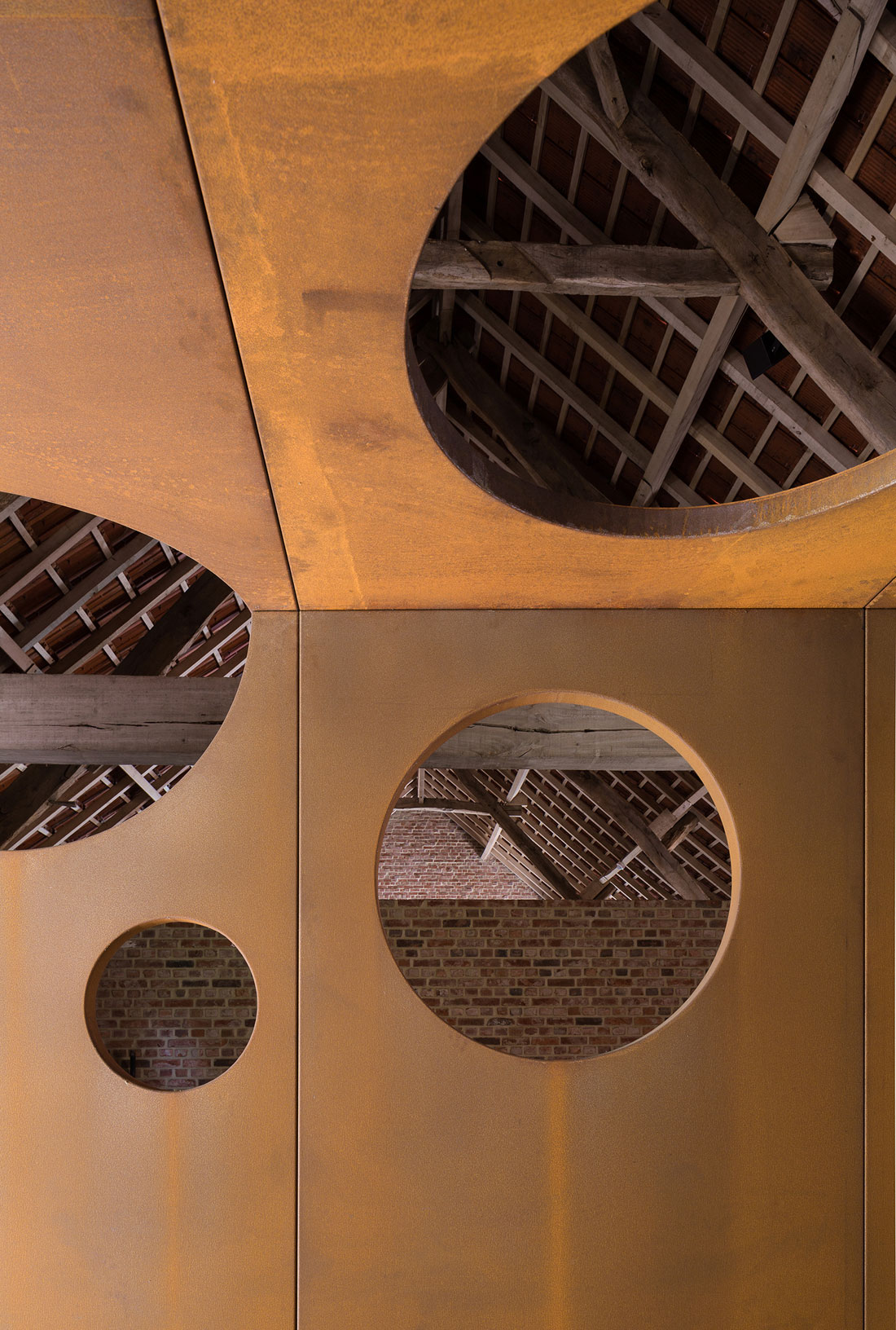 A Striking Minimalist Home Supported by Natural Light and Splendid Views in Balen, Belgium by Pascal François Architects (6)