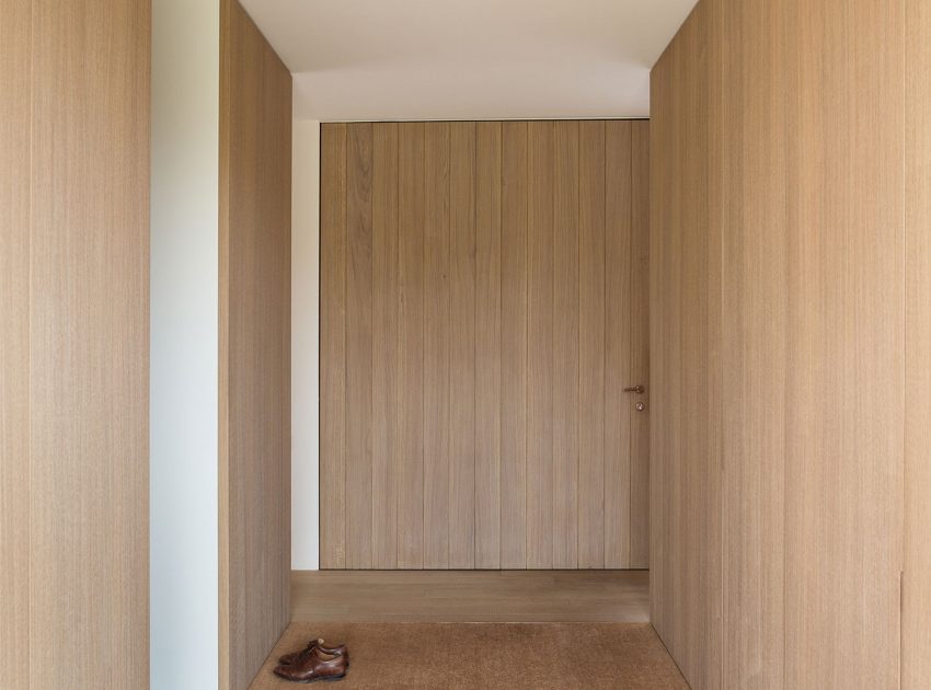 A Striking Minimalist Home Supported by Natural Light and Splendid Views in Balen, Belgium by Pascal François Architects (8)