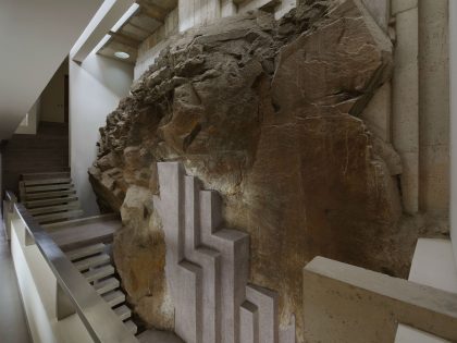 A Striking Modern Beach House on the Rocky Terrain in Lima, Peru by Longhi Architects (14)