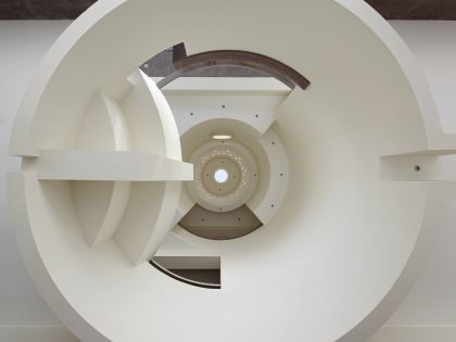 A Striking Modern Beach House on the Rocky Terrain in Lima, Peru by Longhi Architects (16)