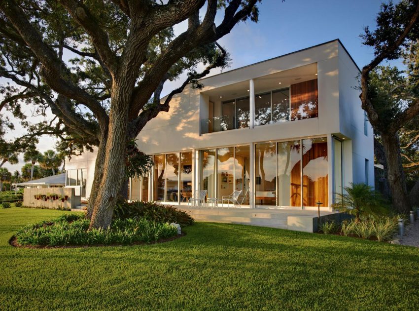 A Stunning Beach Home Surrounded by Beautiful Native Vegetation in Vero Beach, Florida by Sanders Pace Architecture (1)