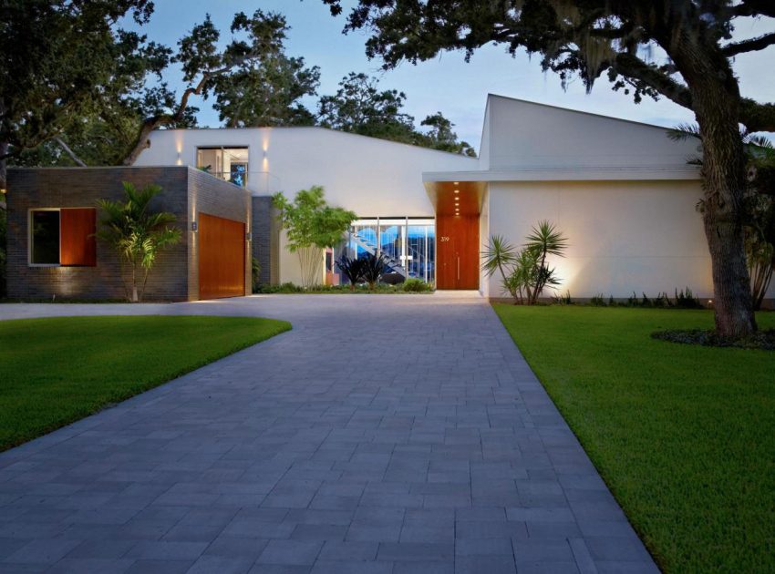 A Stunning Beach Home Surrounded by Beautiful Native Vegetation in Vero Beach, Florida by Sanders Pace Architecture (9)