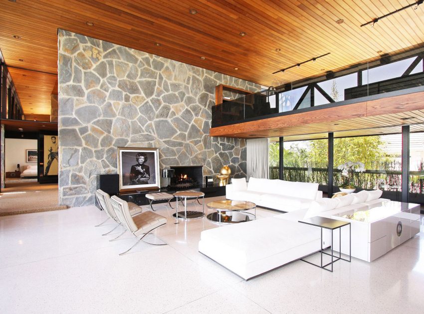 A Stunning Beautiful Modern Home on Top of the Mountains in Beverly Hills by Maxime Jacquet (1)