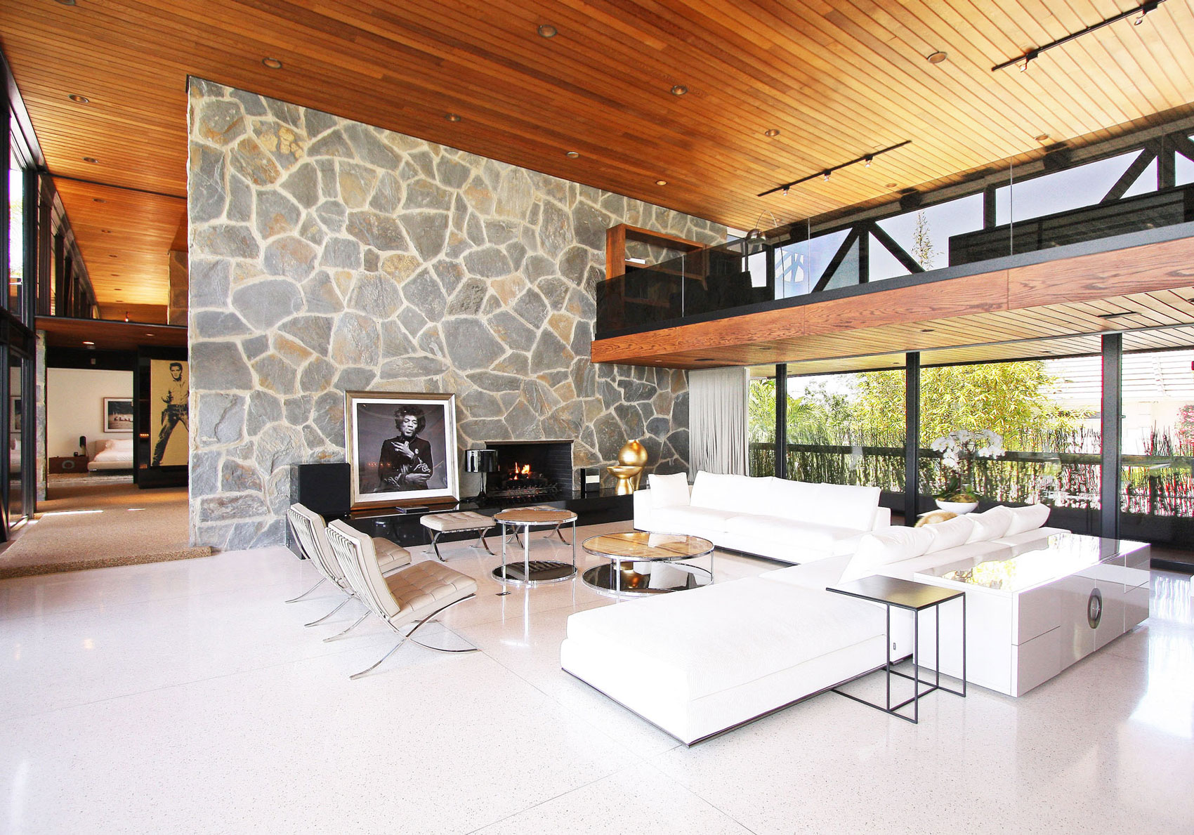 A Stunning Beautiful Modern Home on Top of the Mountains in Beverly Hills by Maxime Jacquet (1)