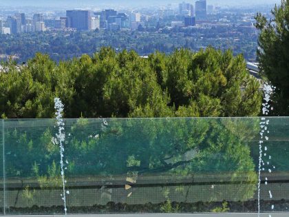 A Stunning Beautiful Modern Home on Top of the Mountains in Beverly Hills by Maxime Jacquet (13)