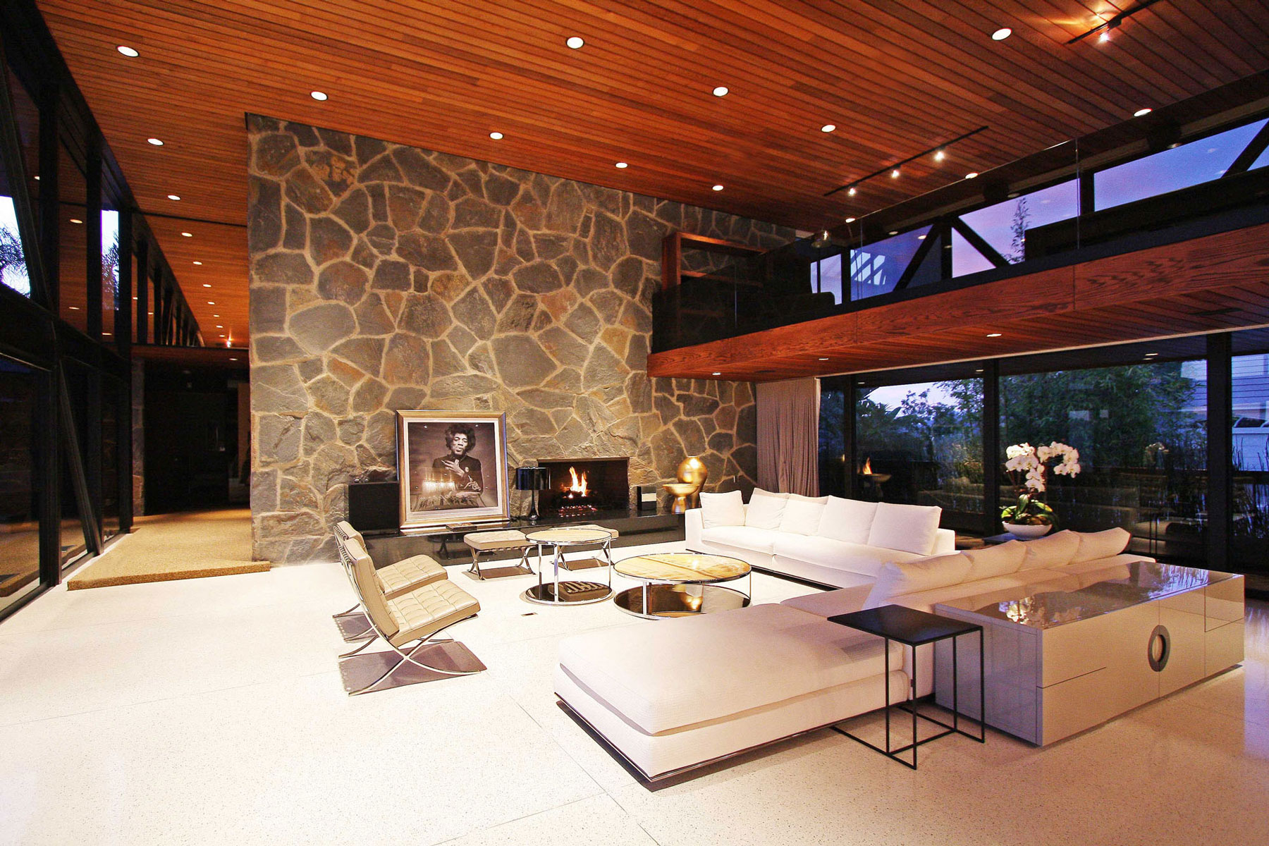 A Stunning Beautiful Modern Home on Top of the Mountains in Beverly Hills by Maxime Jacquet (16)