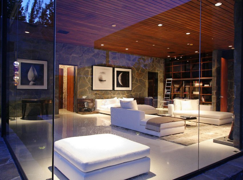 A Stunning Beautiful Modern Home on Top of the Mountains in Beverly Hills by Maxime Jacquet (17)