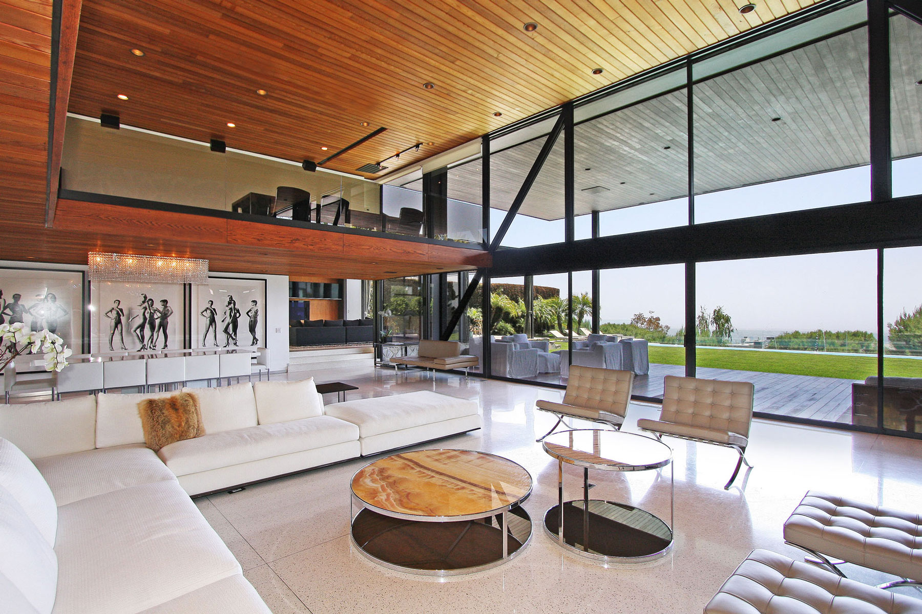 A Stunning Beautiful Modern Home on Top of the Mountains in Beverly Hills by Maxime Jacquet (3)