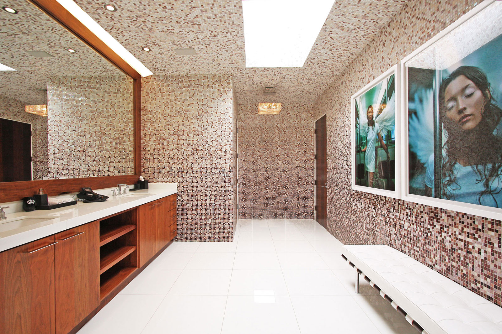 A Stunning Beautiful Modern Home on Top of the Mountains in Beverly Hills by Maxime Jacquet (8)