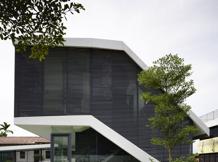 A Stunning Contemporary Bungalow Built on a Sloping Landscape in Singapore by A D Lab (6)