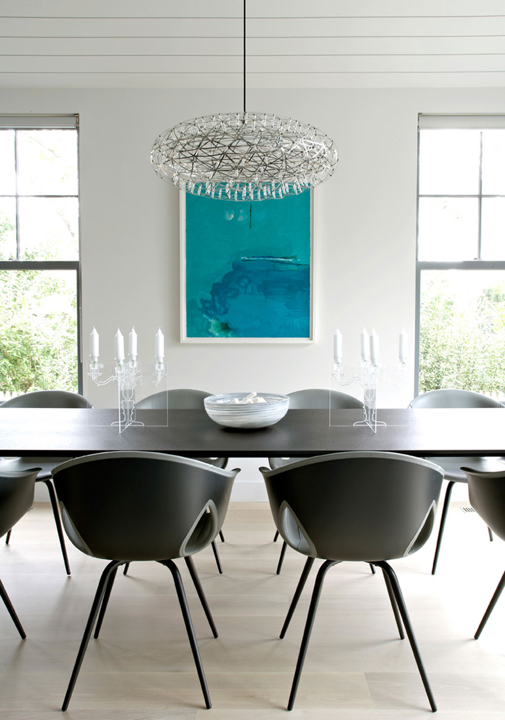 A Stunning and Elegant Contemporary Cottage with Beautiful Interiors in Sagaponack by Axis Mundi Design (8)