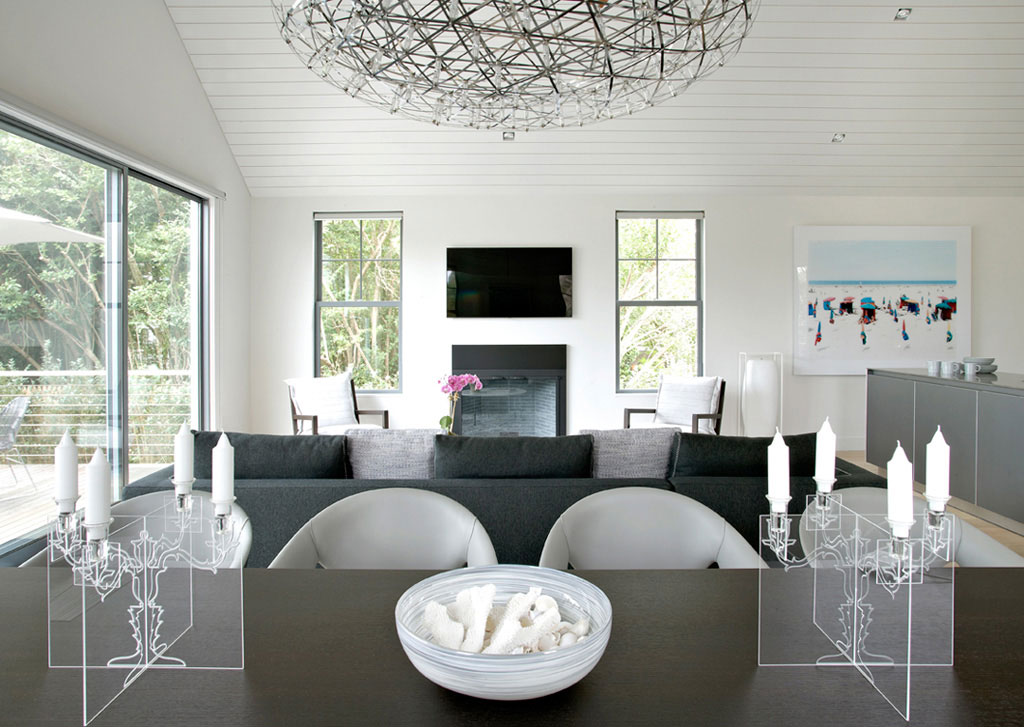 A Stunning and Elegant Contemporary Cottage with Beautiful Interiors in Sagaponack by Axis Mundi Design (9)