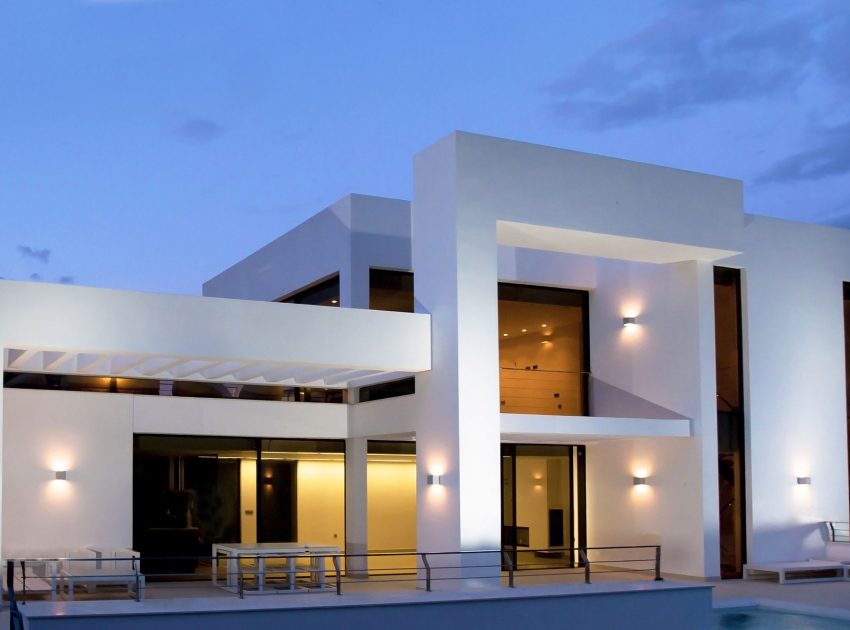 A Stunning Contemporary Home Overlooking the Mediterranean Sea in Alicante by Carlos Gilardi (13)