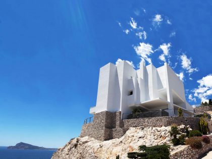 A Stunning Contemporary Home Overlooking the Mediterranean Sea in Alicante by Carlos Gilardi (2)
