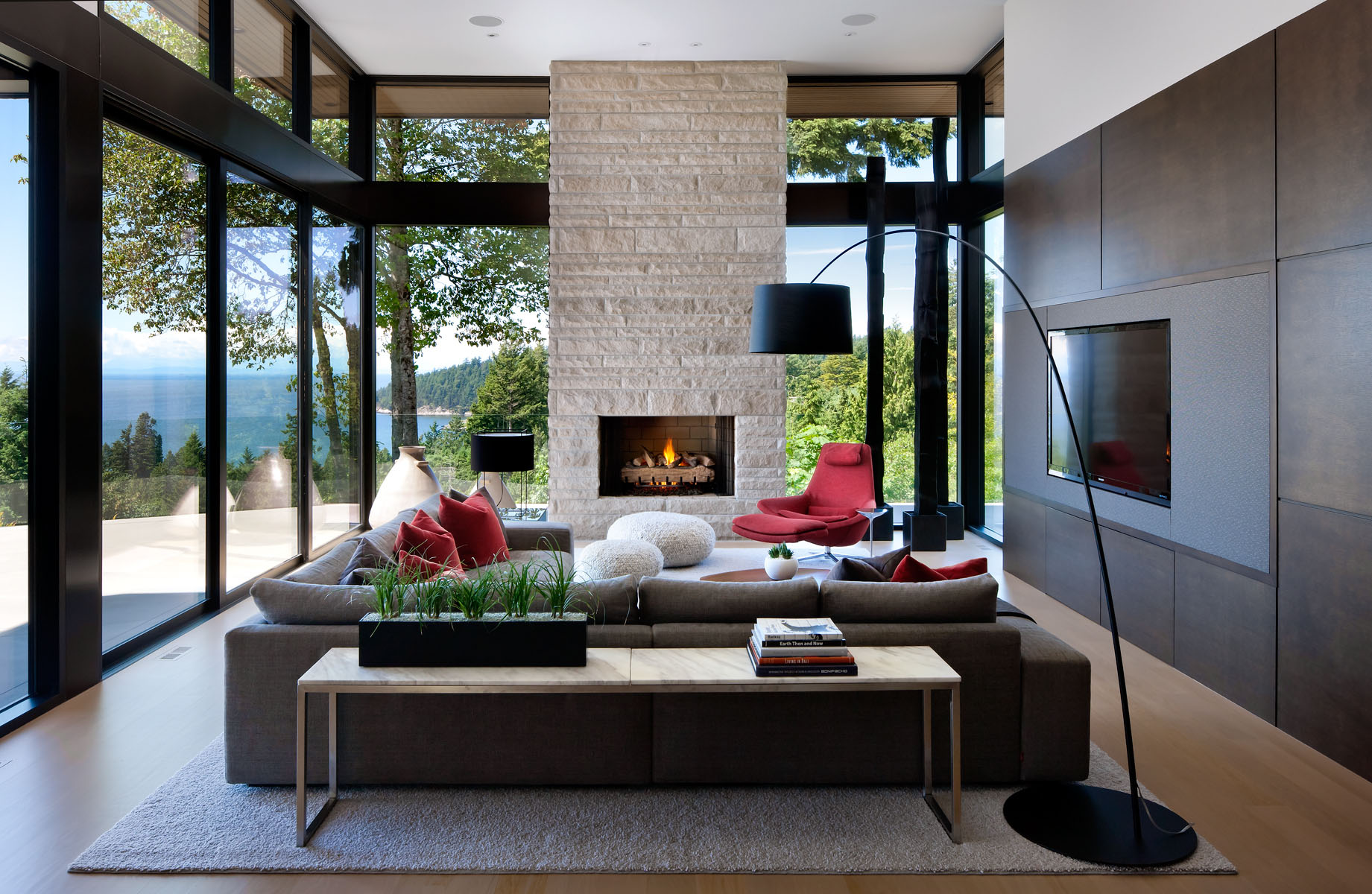 A Stunning Contemporary Home Overlooks the Picturesque Seaside Landscape in West Vancouver by Craig Chevalier and Raven Inside Interior Design (1)