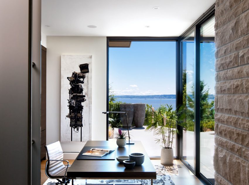 A Stunning Contemporary Home Overlooks the Picturesque Seaside Landscape in West Vancouver by Craig Chevalier and Raven Inside Interior Design (11)