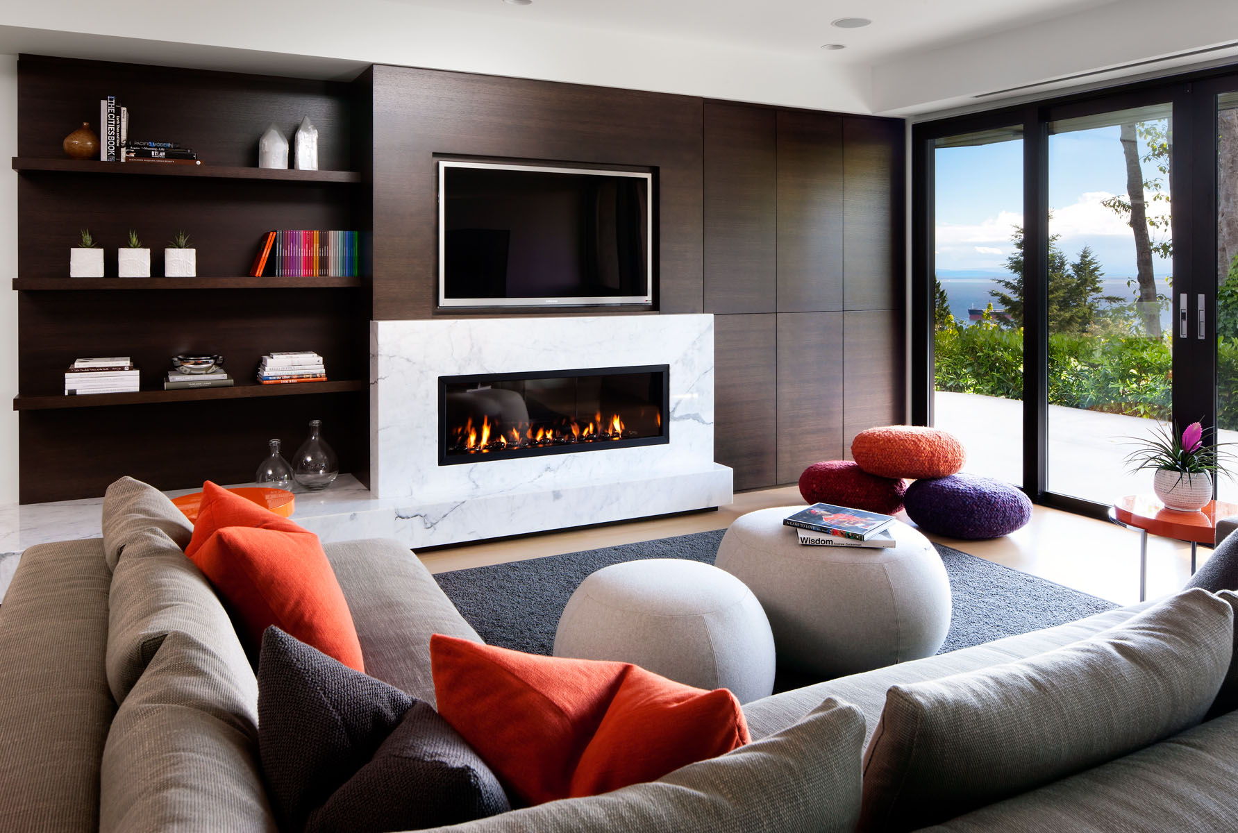 A Stunning Contemporary Home Overlooks the Picturesque Seaside Landscape in West Vancouver by Craig Chevalier and Raven Inside Interior Design (2)