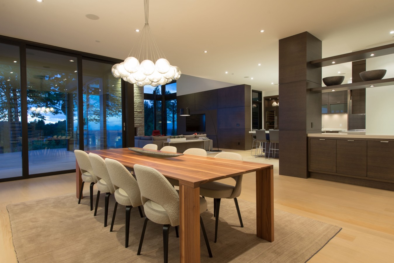 A Stunning Contemporary Home Overlooks the Picturesque Seaside Landscape in West Vancouver by Craig Chevalier and Raven Inside Interior Design (32)