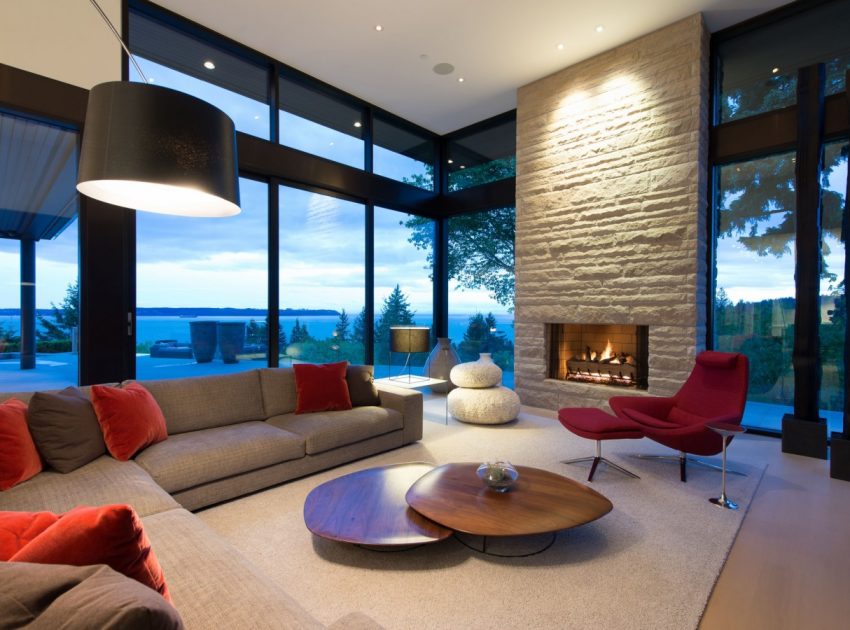 A Stunning Contemporary Home Overlooks the Picturesque Seaside Landscape in West Vancouver by Craig Chevalier and Raven Inside Interior Design (36)