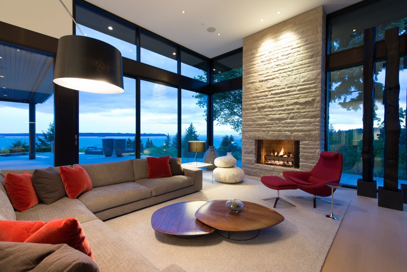 A Stunning Contemporary Home Overlooks the Picturesque Seaside Landscape in West Vancouver by Craig Chevalier and Raven Inside Interior Design (36)