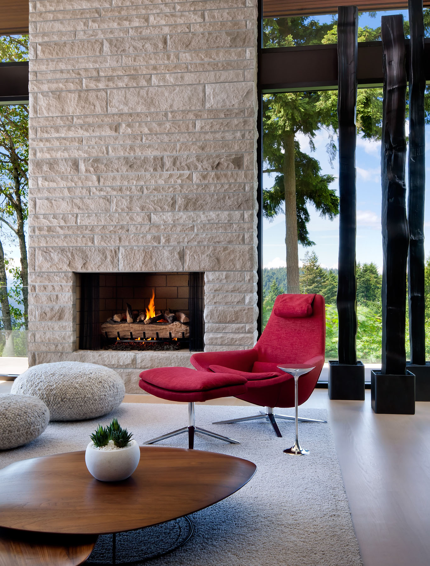 A Stunning Contemporary Home Overlooks the Picturesque Seaside Landscape in West Vancouver by Craig Chevalier and Raven Inside Interior Design (4)