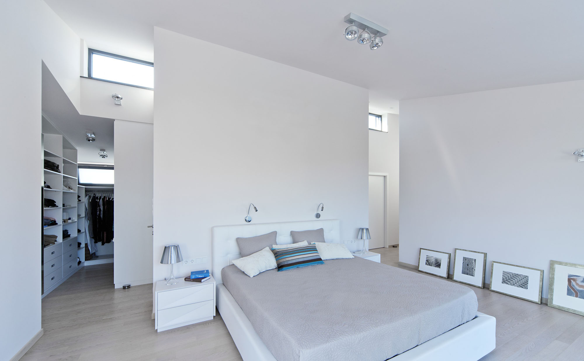 A Stunning Contemporary Home with Asymmetrical Facade and Unique Look in Budapest, Hungary by Sandor Duzs and Architema (28)