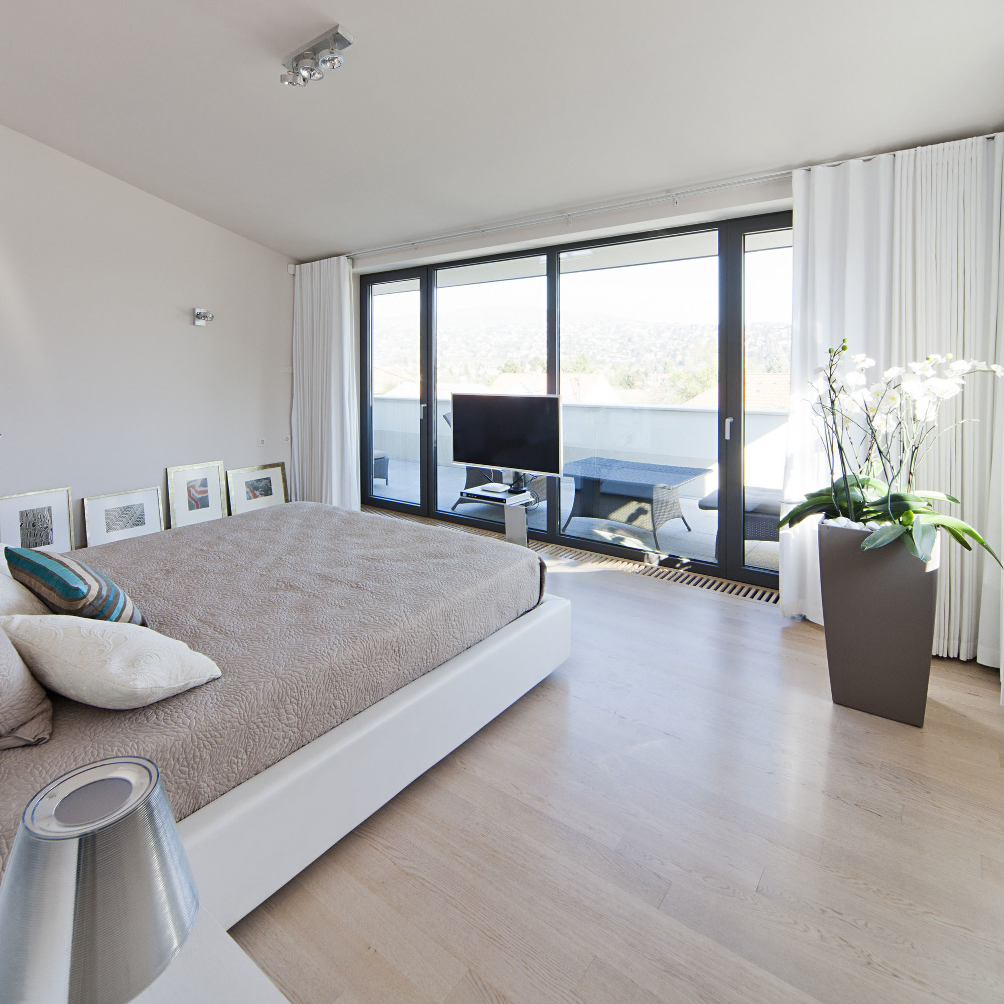 A Stunning Contemporary Home with Asymmetrical Facade and Unique Look in Budapest, Hungary by Sandor Duzs and Architema (29)