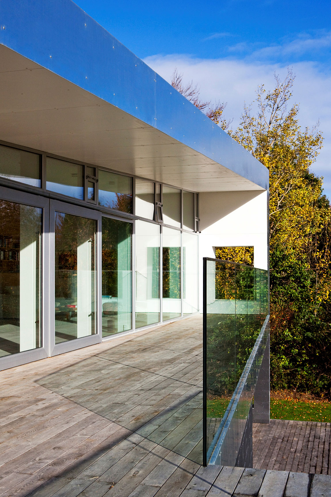 A Stunning Contemporary Home with Spacious and Dynamic Interiors in Aarhus by Friis & Moltke (2)