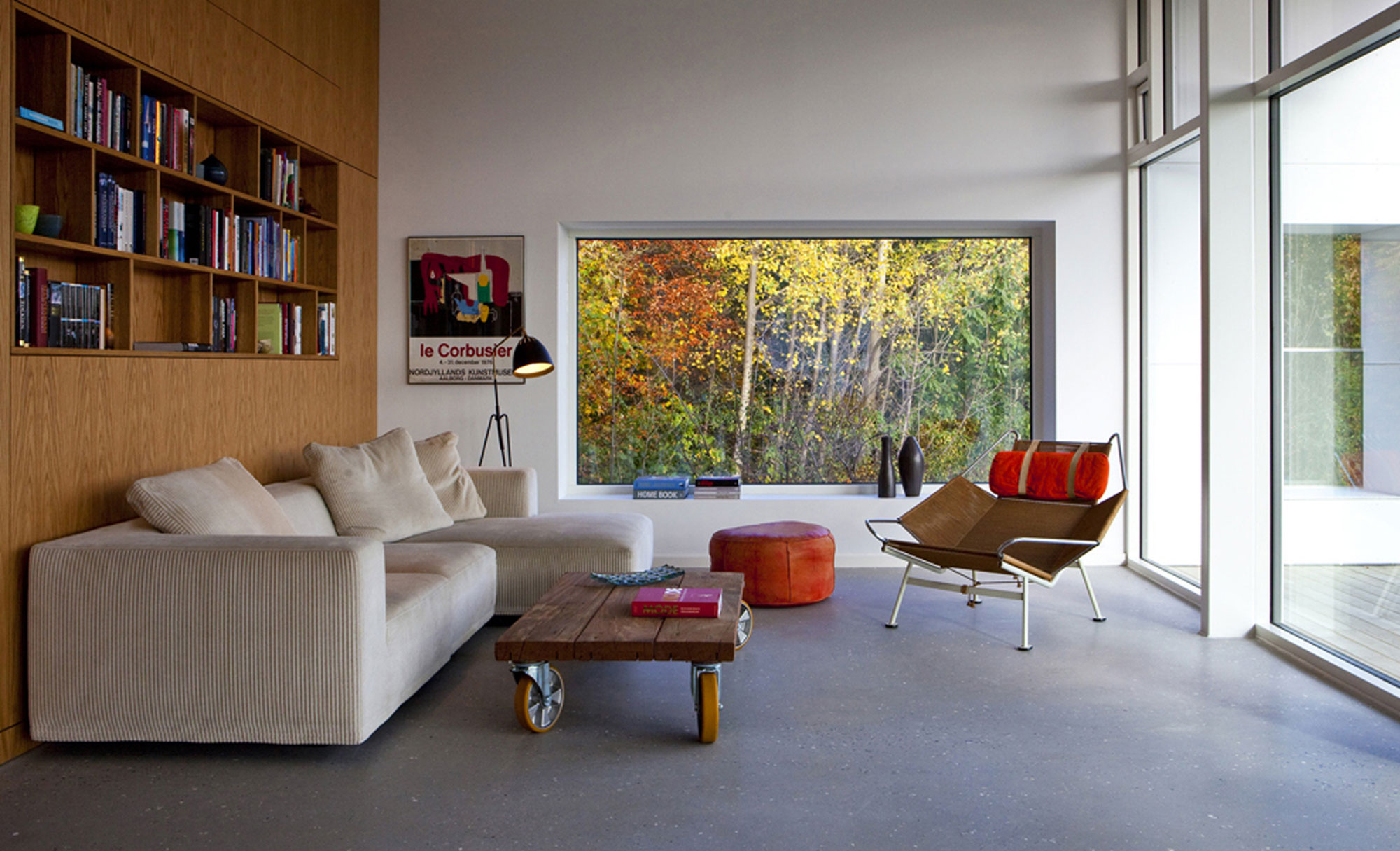 A Stunning Contemporary Home with Spacious and Dynamic Interiors in Aarhus by Friis & Moltke (4)