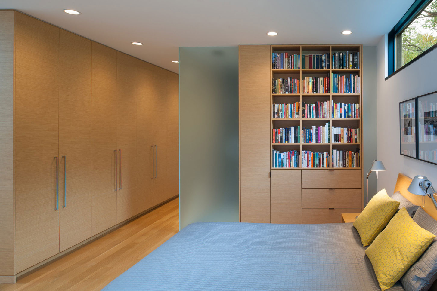 A Stunning Contemporary Home with Stylish Industrial Interiors in Alexandria by Robert M. Gurney Architect (10)