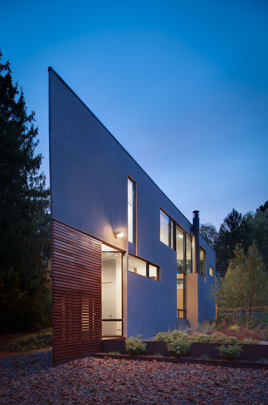A Stunning Contemporary Home with Stylish Industrial Interiors in Alexandria by Robert M. Gurney Architect (13)