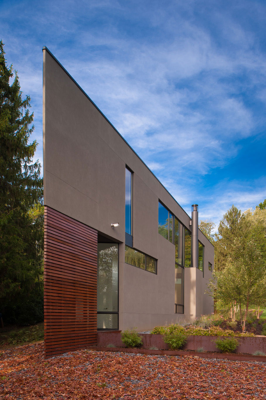 A Stunning Contemporary Home with Stylish Industrial Interiors in Alexandria by Robert M. Gurney Architect (2)