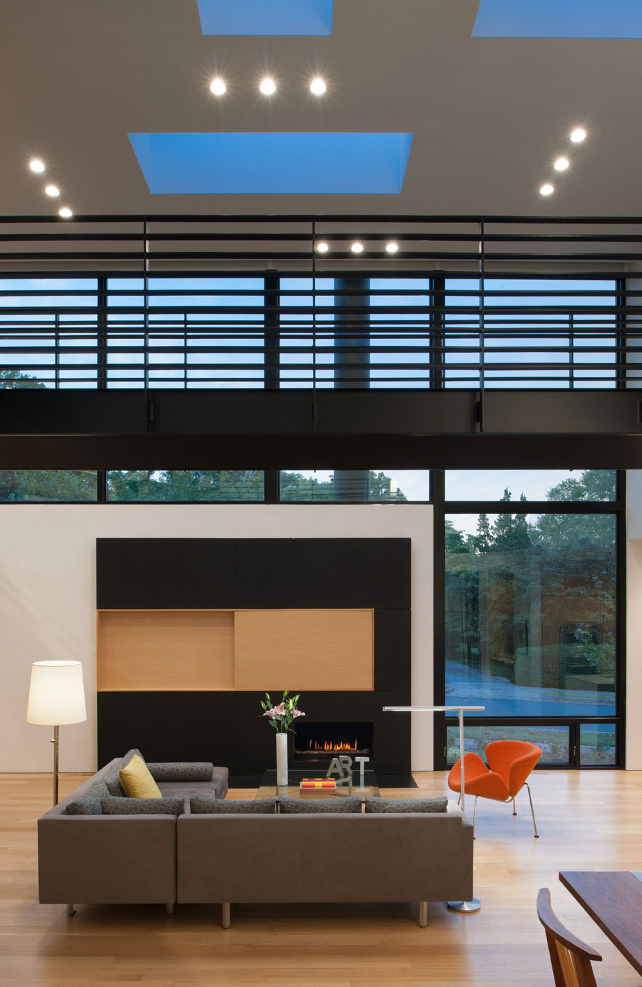 A Stunning Contemporary Home with Stylish Industrial Interiors in Alexandria by Robert M. Gurney Architect (4)