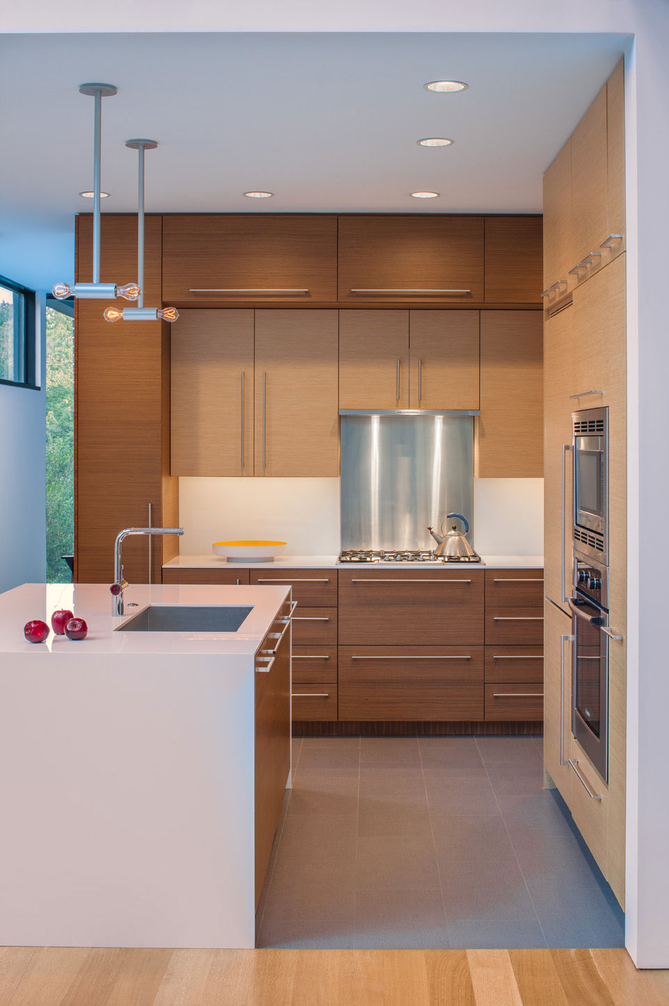 A Stunning Contemporary Home with Stylish Industrial Interiors in Alexandria by Robert M. Gurney Architect (5)