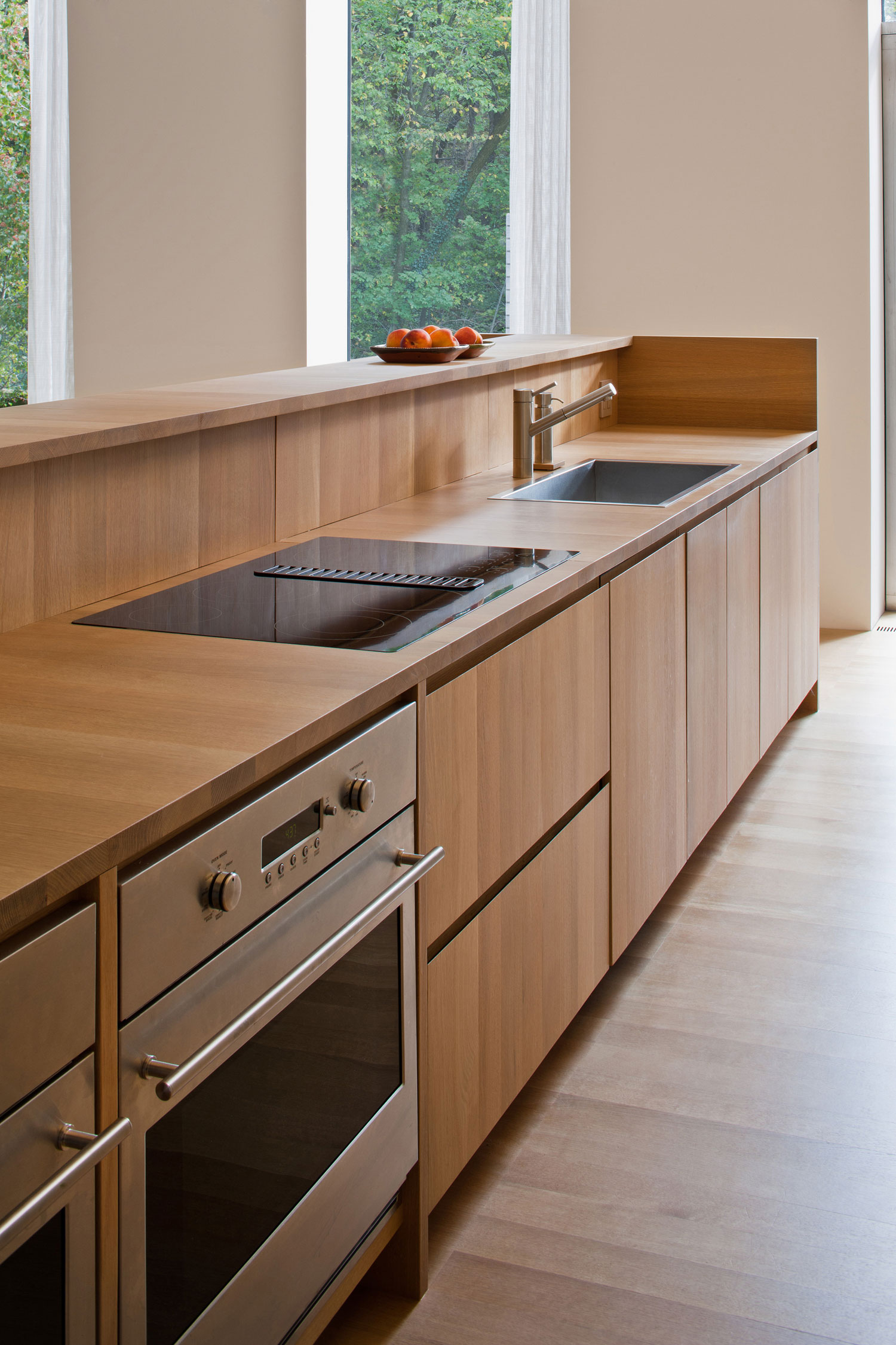 A Stunning Contemporary Townhouse with Exquisite and Elegant Interiors in Cleveland, Ohio by Bucchieri Architects (11)