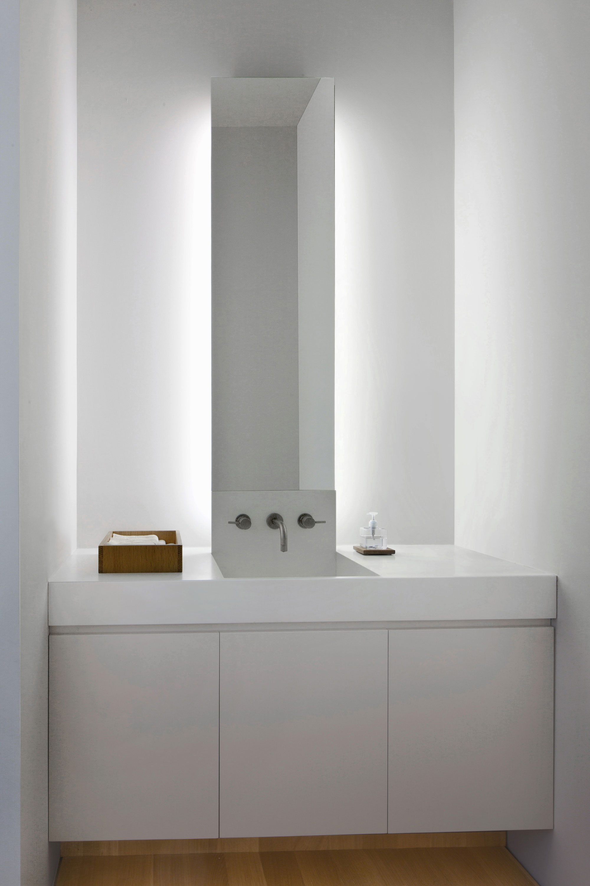 A Stunning Contemporary Townhouse with Exquisite and Elegant Interiors in Cleveland, Ohio by Bucchieri Architects (14)