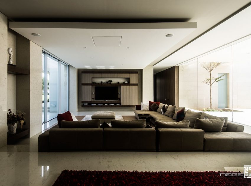 A Stunning Contemporary Villa with Amazing Panoramic Views in Dubai by NAGA Architects (10)