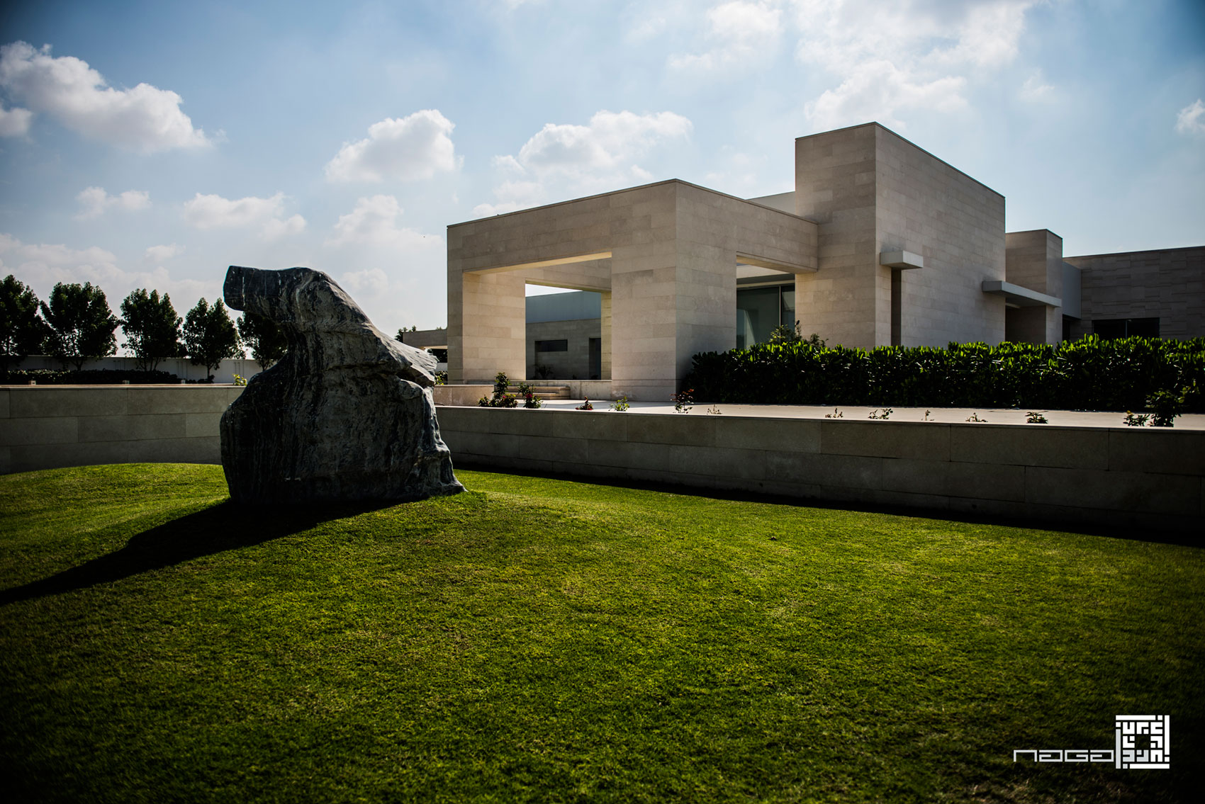 A Stunning Contemporary Villa with Amazing Panoramic Views in Dubai by NAGA Architects (3)