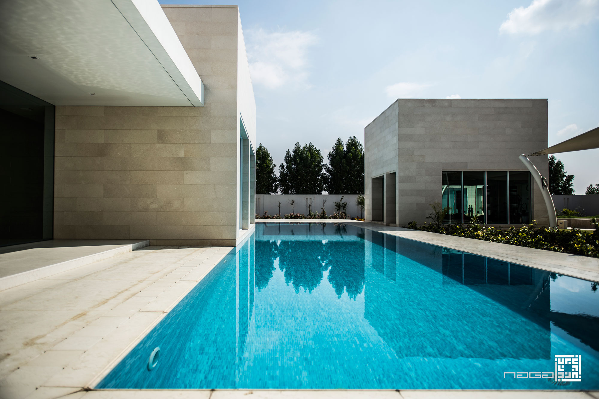 A Stunning Contemporary Villa with Amazing Panoramic Views in Dubai by NAGA Architects (5)